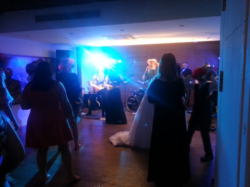 Reviews Electric Idols